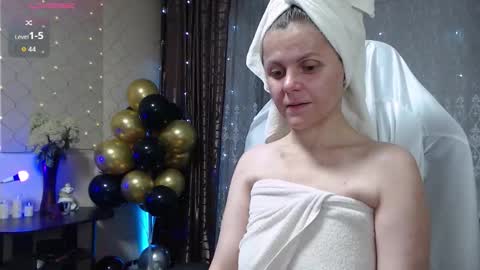 Snapshot of jessiemays chatting on September 13, 9:45 pm Jess online show from September 13, 9:45 pm