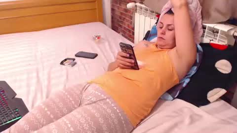 jessiestar3 online show from July 2, 3:23 am