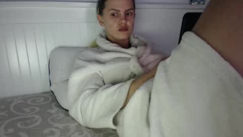 jessieryan online show from December 2, 6:26 am