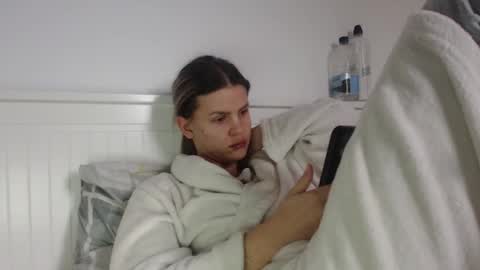 jessieryan online show from November 20, 7:42 am