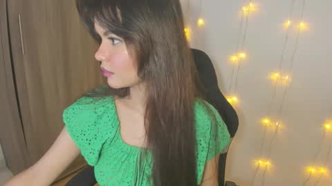Snapshot of jessiica__ chatting on October 23, 8:37 pm Jessi online show from October 23, 8:37 pm