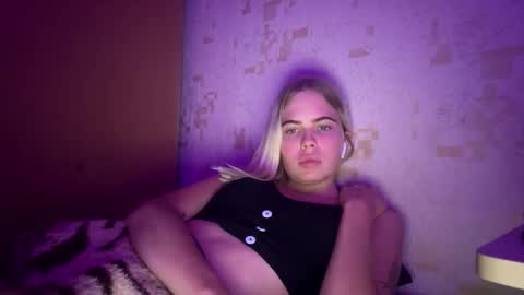 Snapshot of jessika_evans chatting on October 1, 7:30 pm jessika_evans online show from October 1, 7:30 pm