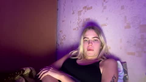 Snapshot of jessika_evans chatting on October 14, 4:20 pm jessika_evans online show from October 14, 4:20 pm