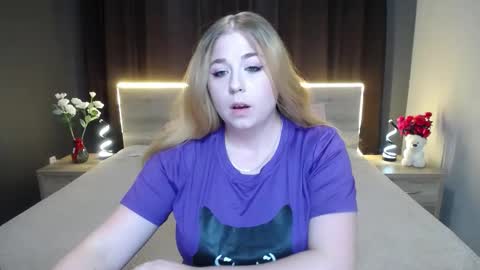 Snapshot of jessikadaniels chatting on September 18, 6:45 am Jess online show from September 18, 6:45 am