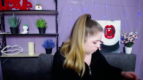 Snapshot of jessikadaniels chatting on March 11, 7:14 am Jess online show from March 11, 7:14 am