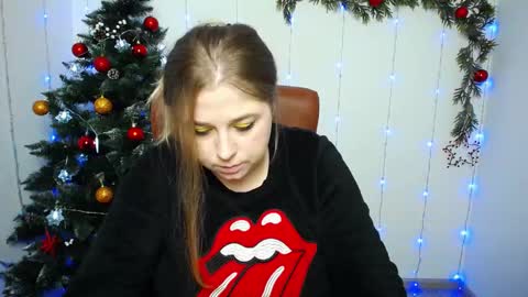 Snapshot of jessikadaniels chatting on December 13, 7:48 am Jess online show from December 13, 7:48 am