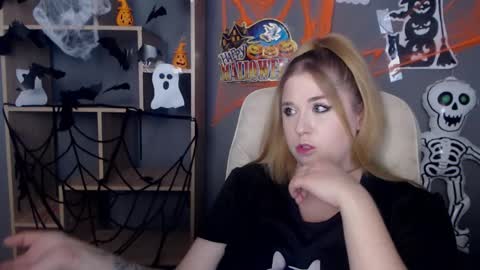 Snapshot of jessikadaniels chatting on October 16, 6:49 am Jess online show from October 16, 6:49 am