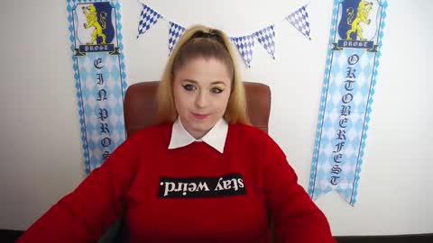 Snapshot of jessikadaniels chatting on October 6, 7:47 am Jess online show from October 6, 7:47 am