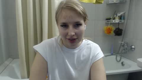 Snapshot of jessy_comely chatting on December 12, 12:22 pm Jessy online show from December 12, 12:22 pm
