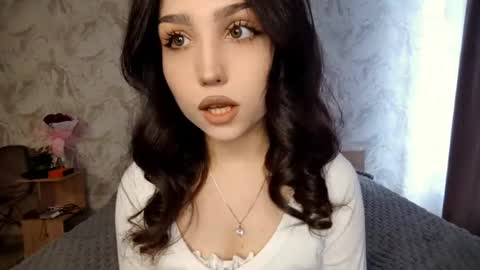 I am Gina ntmu Lets hit 10 Thumbs Up together online show from May 2, 6:28 am