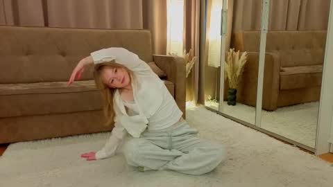 Gwen online show from January 14, 8:19 am