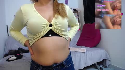 Snapshot of jezabel_purple chatting on March 8, 9:08 pm Camila online show from March 8, 9:08 pm