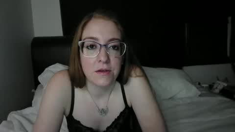 jilliangiselle online show from March 12, 4:37 am