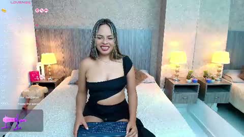 Jimena Salazar online show from July 12, 8:20 pm