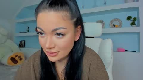 Juliee online show from November 5, 8:03 pm