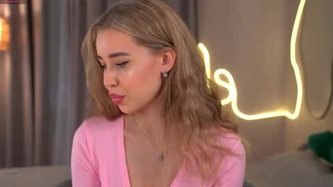 Jenny online show from October 21, 8:40 am