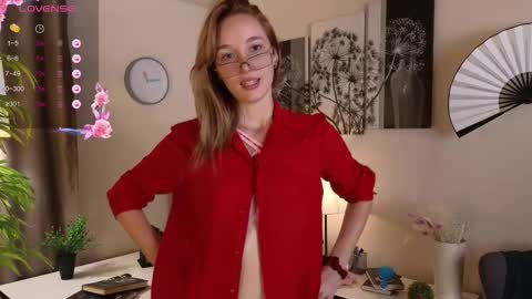 Snapshot of joan_huff chatting on October 29, 10:19 am Mia online show from October 29, 10:19 am