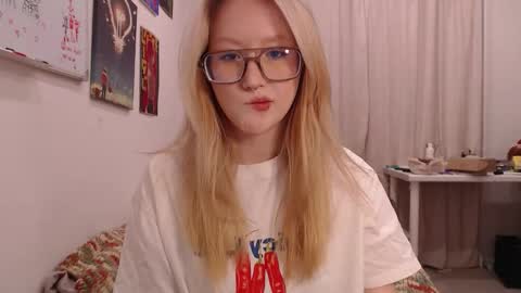 joan_kiss online show from October 2, 5:29 pm