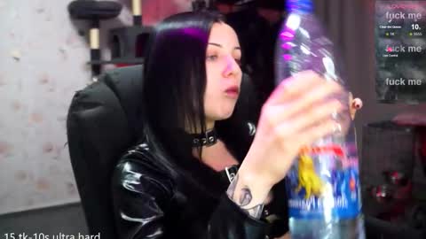 joan_wilson online show from February 16, 11:15 pm