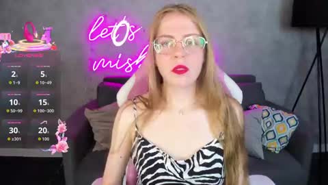 joann_shermann online show from June 19, 1:10 am