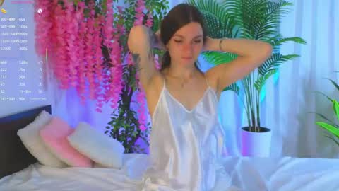 Eva online show from May 1, 9:07 pm