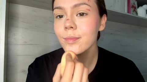 Mila online show from May 1, 10:51 am