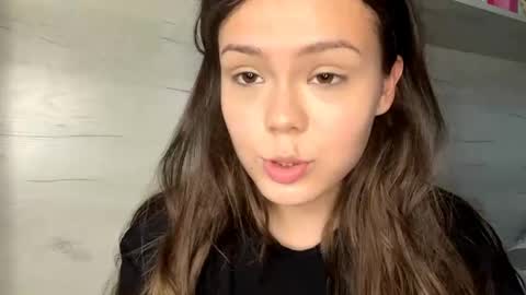 Mila online show from May 4, 11:03 am