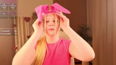 Polly  online show from February 15, 7:51 am