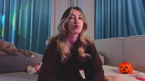 Viola online show from October 18, 12:19 pm