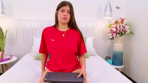 melani gomez online show from May 4, 12:20 pm