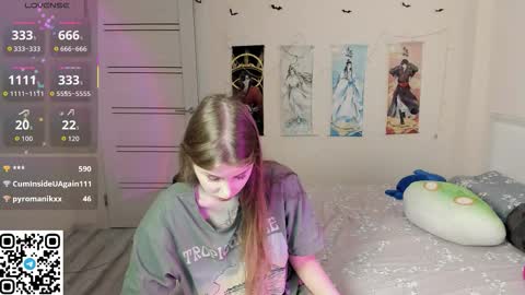 Mila online show from November 9, 8:05 pm