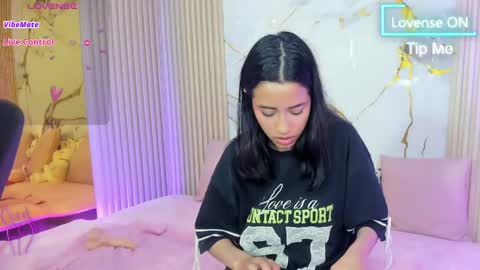 Joselyn  online show from June 4, 2:43 pm