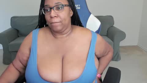 Snapshot of josie_kiss chatting on February 6, 4:58 pm Josie Kiss online show from February 6, 4:58 pm