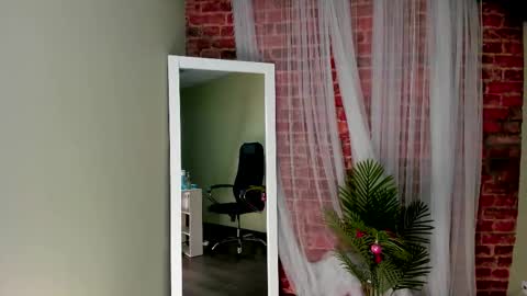 Snapshot of joyce_shinne chatting on September 29, 1:38 pm Joyce online show from September 29, 1:38 pm