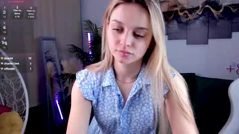 Snapshot of joyce_shinne chatting on October 4, 7:58 am Joyce online show from October 4, 7:58 am