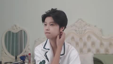 joycekay online show from October 17, 11:19 pm