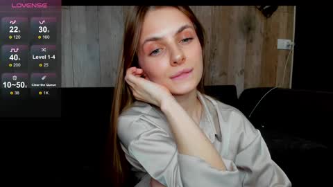 Snapshot of ju_lii chatting on March 7, 3:49 pm Julia and Julia online show from March 7, 3:49 pm