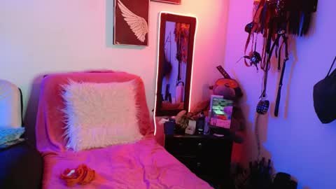 Snapshot of juanitared chatting on December 24, 6:00 am Juanita online show from December 24, 6:00 am