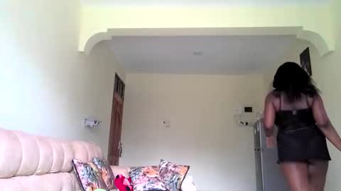 juiceyy_melons online show from June 11, 9:50 am