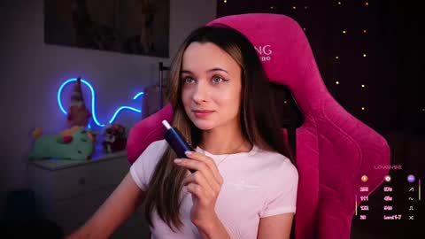Snapshot of juicy___angel chatting on February 18, 8:04 pm Angelina online show from February 18, 8:04 pm