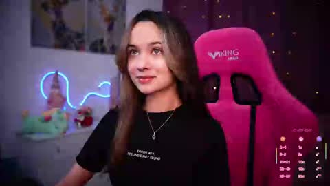 Snapshot of juicy___angel chatting on February 10, 8:31 pm Angelina online show from February 10, 8:31 pm