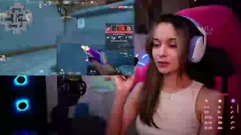 Snapshot of juicy___angel chatting on February 15, 8:45 pm Angelina online show from February 15, 8:45 pm