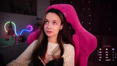 Snapshot of juicy___angel chatting on March 5, 8:01 pm Angelina online show from March 5, 8:01 pm