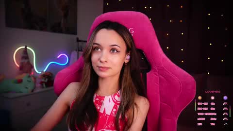 Snapshot of juicy___angel chatting on March 6, 8:59 pm Angelina online show from March 6, 8:59 pm