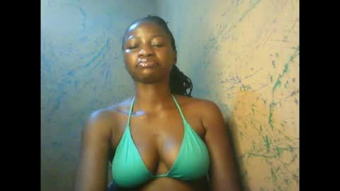 Snapshot of juicypiexx chatting on September 15, 1:03 am juicypiexx online show from September 15, 1:03 am