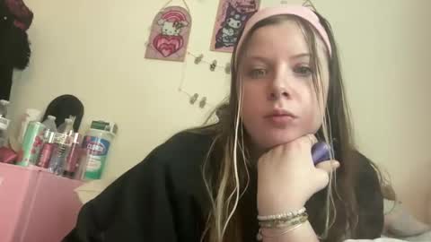 jujusworld__ online show from May 25, 7:13 pm