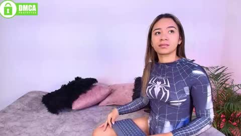 Jules and Gia online show from April 28, 2:21 pm