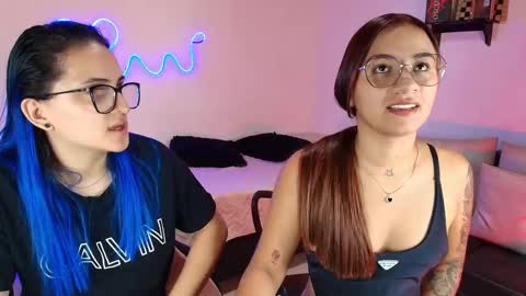 Snapshot of jules_n_gia chatting on March 7, 10:10 pm Jules and Gia online show from March 7, 10:10 pm