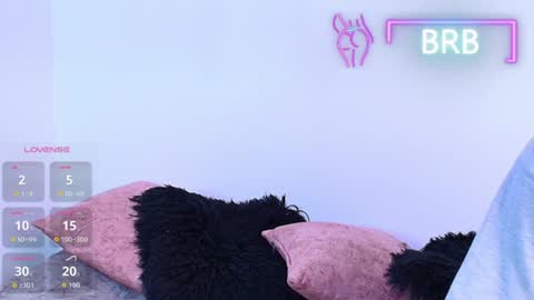 Jules and Gia online show from August 3, 9:37 am