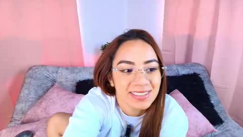 Snapshot of jules_n_gia chatting on October 17, 3:48 pm Jules and Gia online show from October 17, 3:48 pm